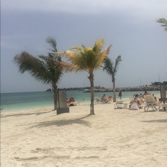 Meet your Posher, Brenda - Picture 1 of 1